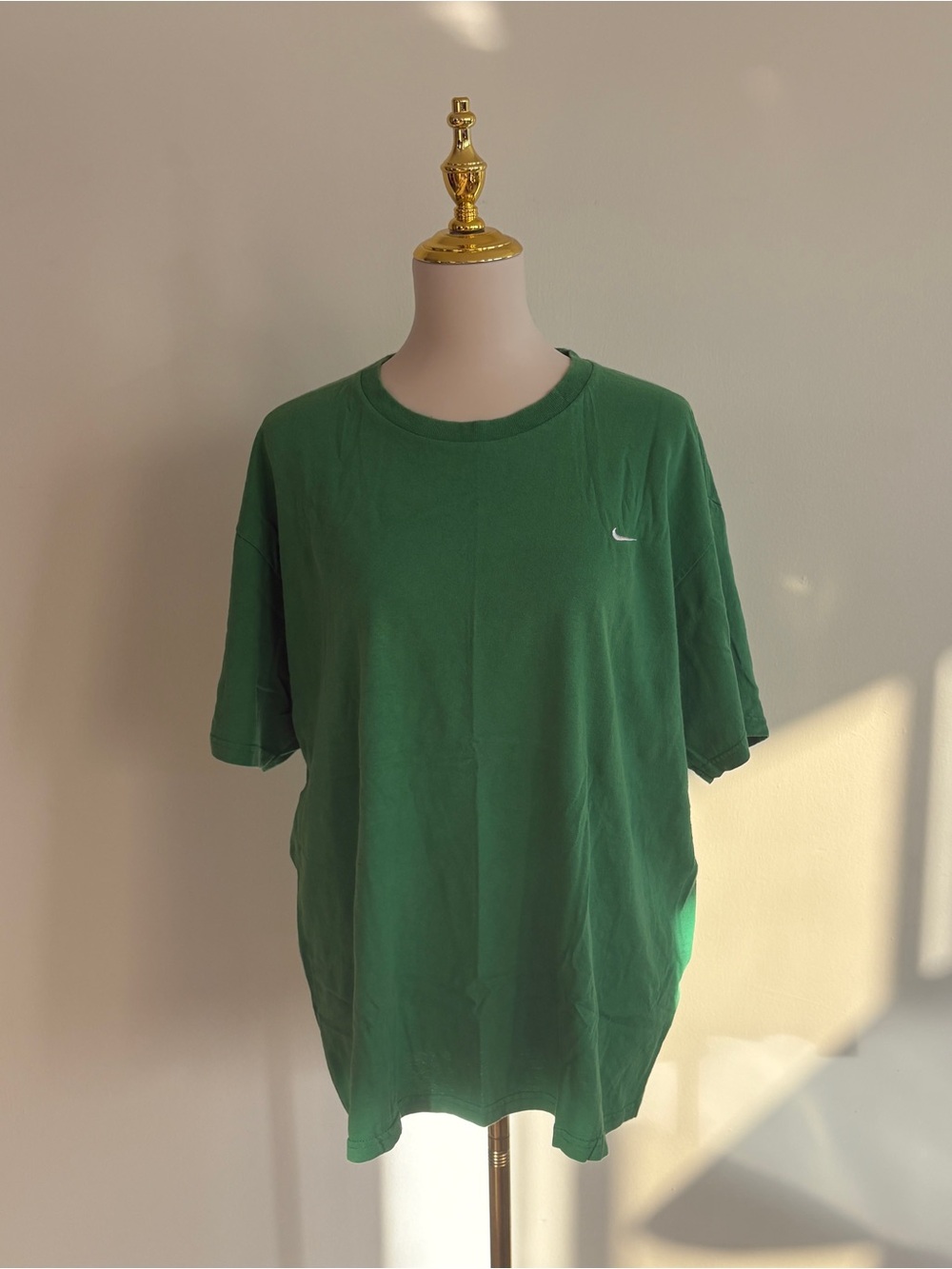 Green vintage nike tee